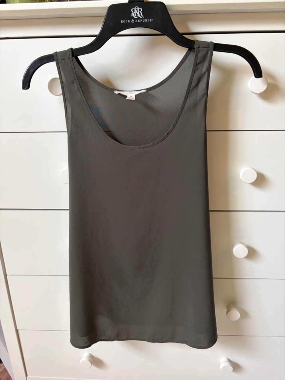 🍃 PINK REPUBLIC WOMENS SIZE MEDIUM OLIVE GREEN TANK TOP